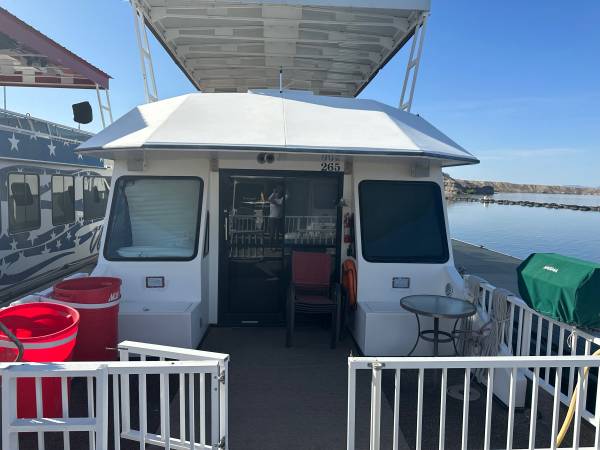 Photo House Boat for Sale $130,000