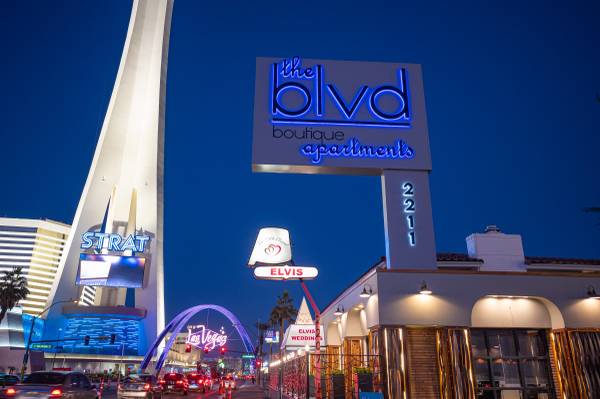 Photo Live right on the Strip at BLVD Boutique Apartments ALL Utilities Inc