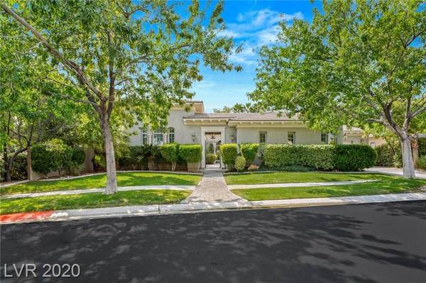 Photo Owner carry avail. Gorgeous house, guard gated, casita, 3 car garage $1,788,888
