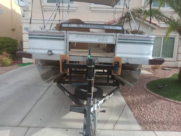 Photo Pontoon 20 boat $6,000