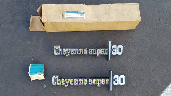 Photo Rare OEM 73-74 Chevy Truck Cheyenne-super30 emblems (2) $300