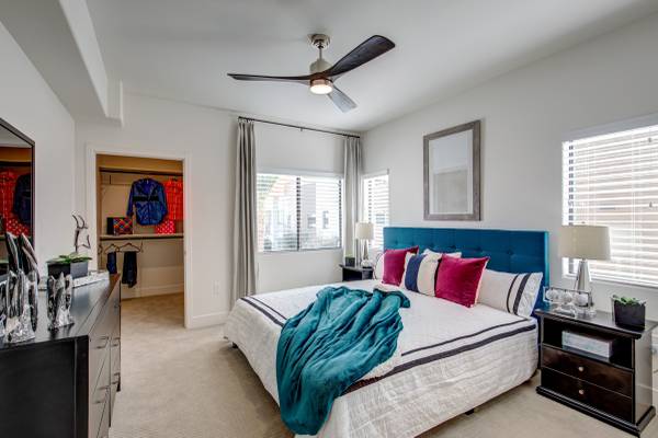 Photo Revolution Luxury 2-Bedroom Residences $1,883