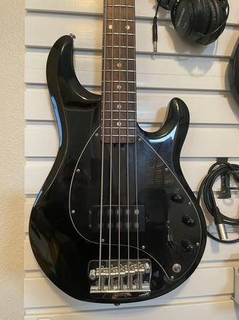 Sterling Ray35 Bass $420