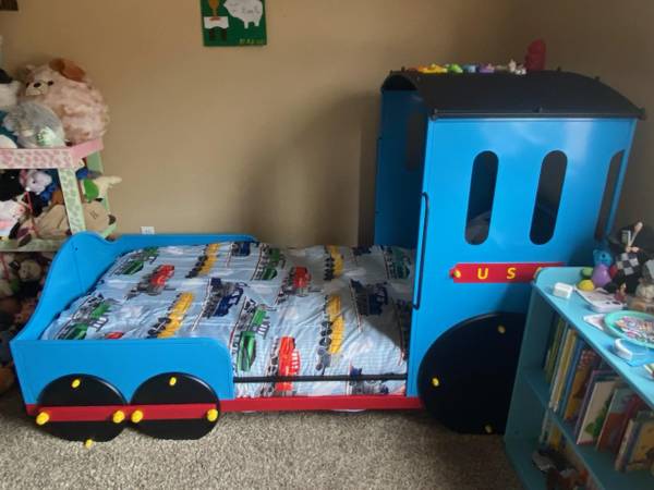 Photo Twin bed for Child - Thomas the Train $200