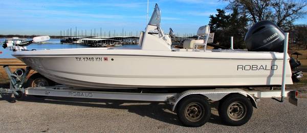 Photo 2017 Robalo 206 Cayman innovative PREPARED FOR WHATS AHEAD $26,560