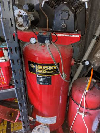 Photo Husky PRO Air compressor 60 gallon $450