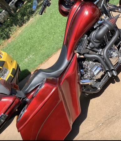 Photo Custom Harley bagger $22,000