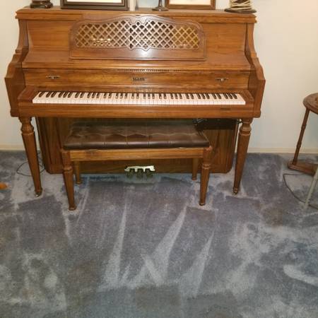 Photo kimball player piano $1,400