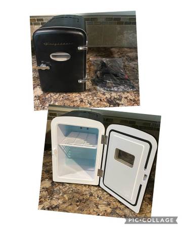 Photo Frigidaire Retro Mini Travel Refrigerator $30