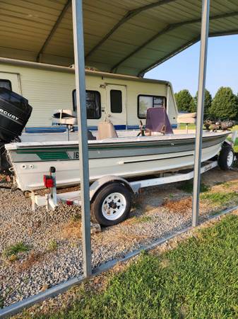 16 ft Shoreline aluminum fishing boat $2,500