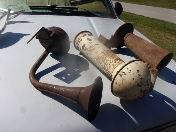 Photo 1930s car 1940s truck 1950s horn rat rod chevy ford dodge olds
