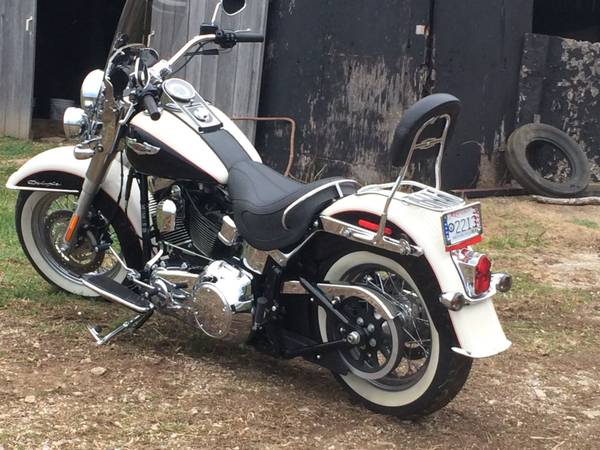 Photo 2011 Harley Softail deluxe $12,000