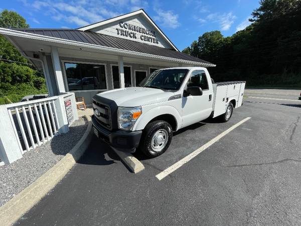 Photo 2013 FORD F250 SERVICE TRUCK, White $36,995