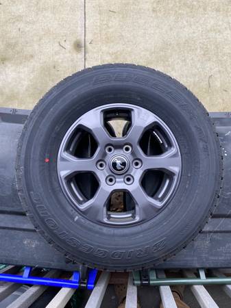 Photo Ford Bronco Big Bend Factory Wheel and Tires $1,200