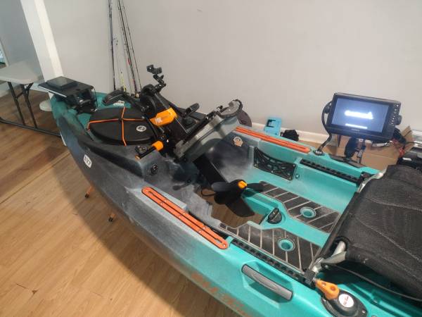 Photo Old town sportsman 120 pdl with bow mount trolling motor $3,500