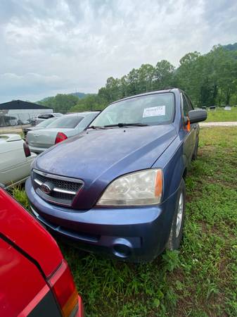 Photo Parting out 2006 Kia Sorento