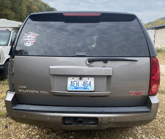 Photo Parting out 2007 GMC Yukon XL 1500
