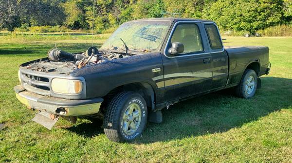 Photo Parting out mazda b2300