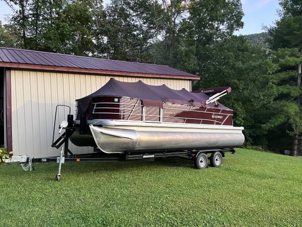 Photo Sweet water pontoon $28,500