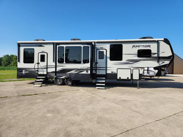 Photo 2018 Raptor 355TS $77,995