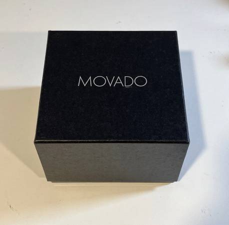 Photo Movado Stainless Steel Case Two-tone Bracelet Band Mens Quartz Watch $100