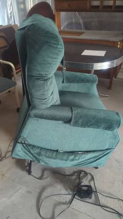 Photo Lift chair recliner, electric with remote $110