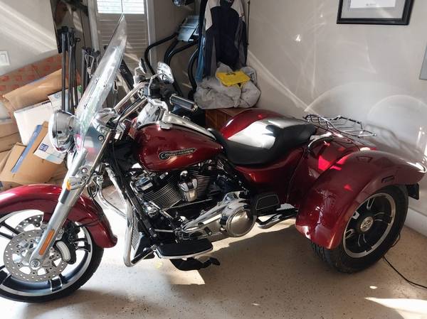 Photo 2017Harley Davidson Motorcycle Trike $15,000