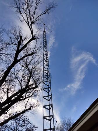 40 ft. tall Triangulated TV antenna for perfect cell phone reception $300