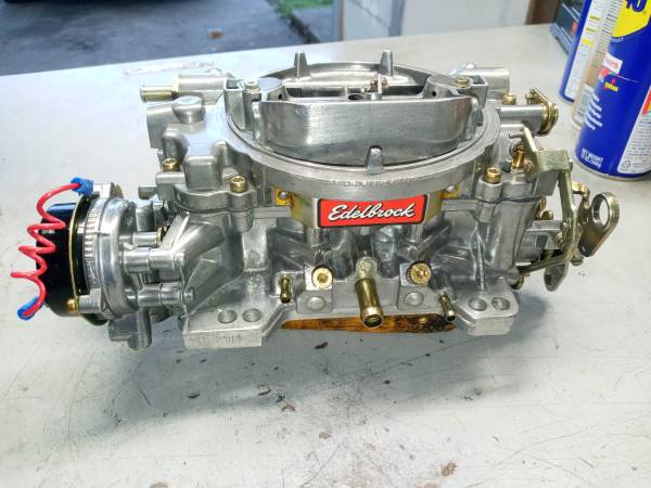 Photo Edelbrock Performance Carburetor $200