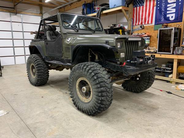 jeep crawler