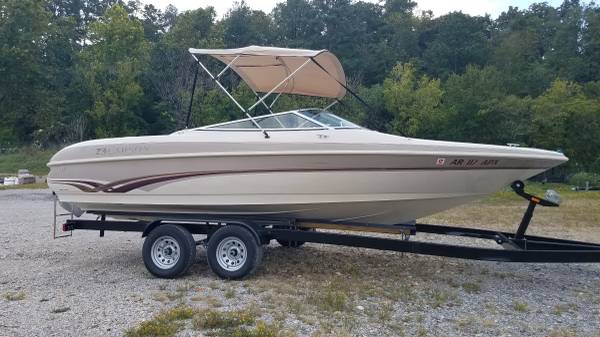 Photo Larson Ski Boat 226LXI 5.7L $5,999