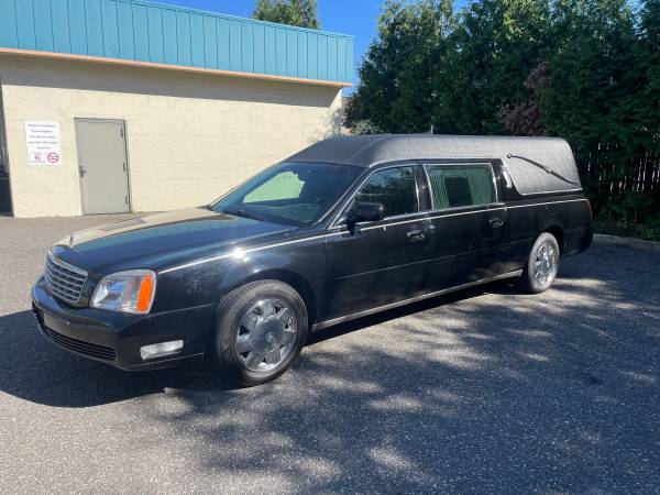 Photo 2001 Cadillac Hearse Funeral Coach DTS DHS Deville Fleetwood $7,499