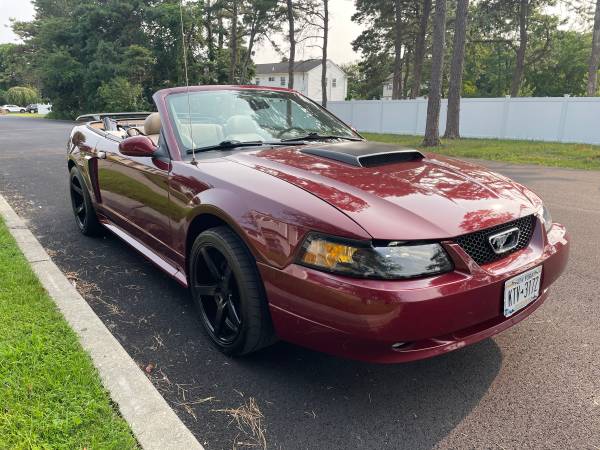 2004 Ford Mustang GT 55k MILES - 40th Anniversary 5 speed car $15,900