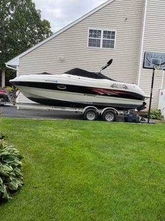 2006 Stingray 220 Bowrider Boat $22,400