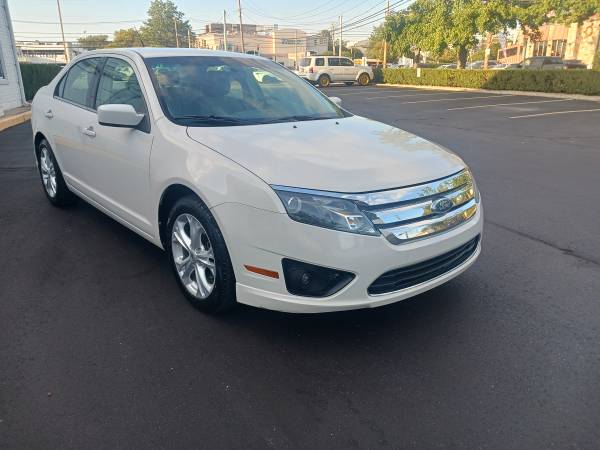 Photo 2012 Ford Fusion SE Pearl White 62k Absolutely Beautiful $10,995