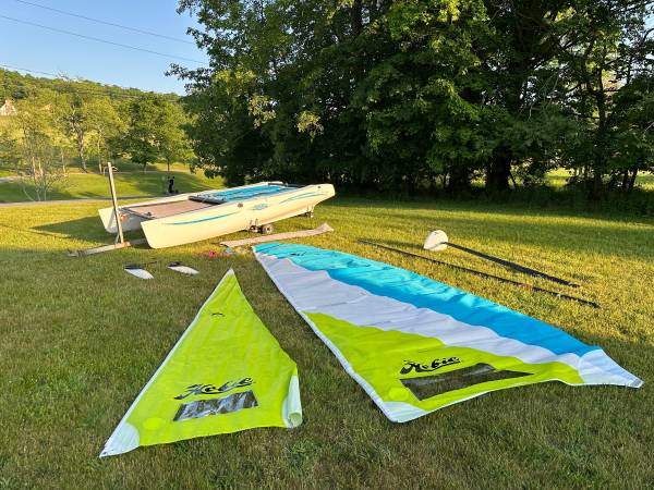 Photo 2016 Hobie Getaway Sailboat w Trailer $6,800