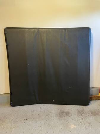 Photo 2019-2022 Ram 1500 DT (New Body) Black Soft 57 Bed Tri-Fold Tonneau C $400