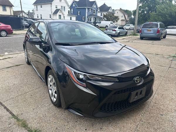 Photo 2020 Toyota Corolla LE with 66k miles $16,000
