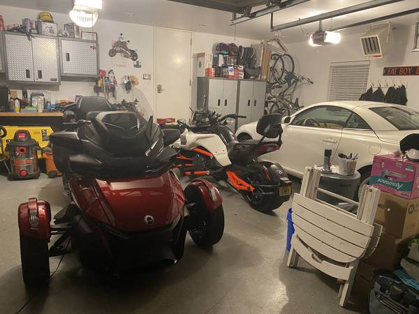 Photo 2021 CAN AM SPYDER RT LIMITED ONLY 1,500 MILES $26,900