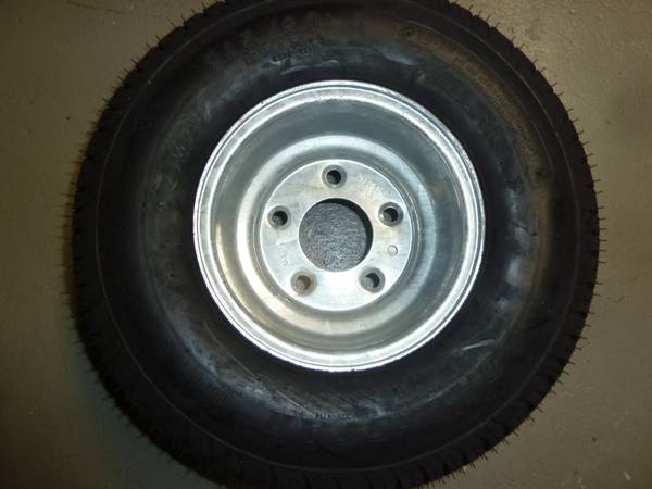 Photo 21560-8 LRC LOAD STAR Tire on 8 5 Lug silver trailer wheel 18.5x8.5- $90