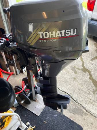 Photo 8 hp Four Stroke long shaft Toshiba Outboard $650
