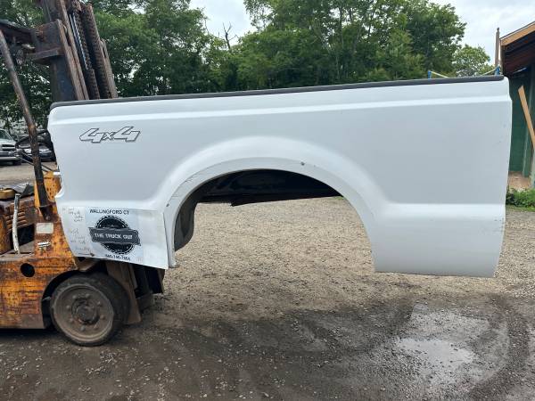 Photo 99-10 ford super duty southern rot free 6.5ft white short bed $3,800