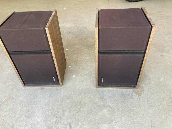 Photo Bose 301 Series 3 Bookshelf Speakers $125