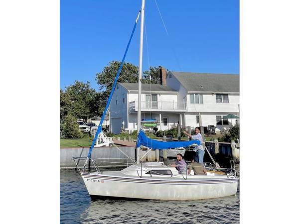 18 foot catalina sailboat