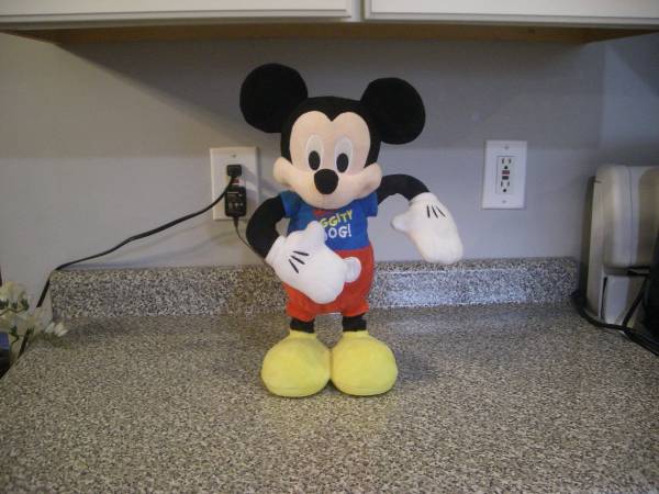 Photo Disney Mickey Mouse Hot Dignity Dog $5