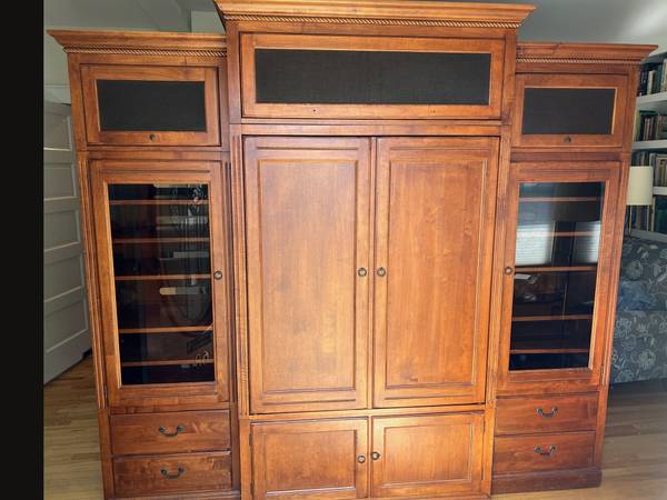 Photo Ethan Allen Country Crossing Large Entertainment Wall Unit $1,200