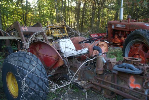 Photo Massey Ferguson TO 35 with hi low transmission. $450