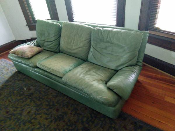 Photo Roche Bobois green leather living room set