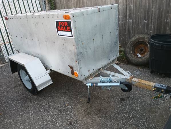 Photo Small enclosed heavy duty utility trailer tool trailer $800