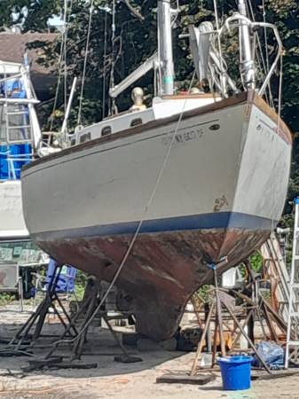 Photo Tartan 34 c , seaworthy sailboat $3,500